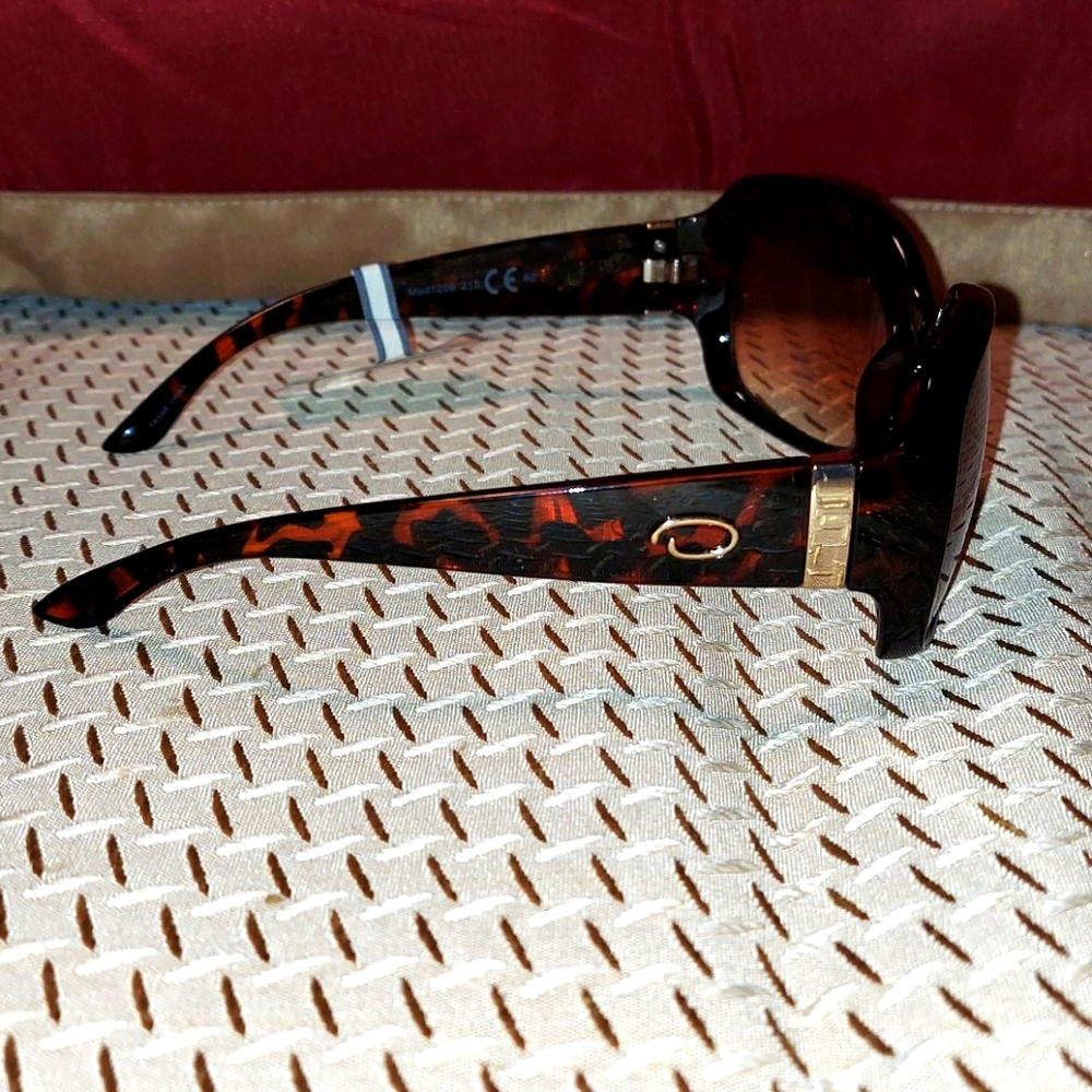 NWT Oscar de la Renta Sunglasses